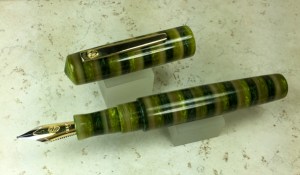 Medium Idyll in Conway Stewart Evergreen Acrylic