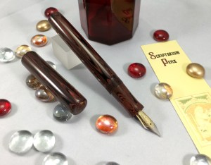 Aeterna in Ponceau Ebonite - Medium