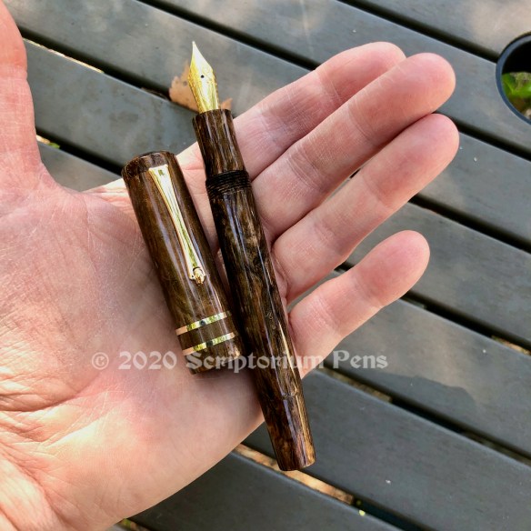 Novelist in Brooks Elvenwood - Medium