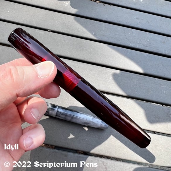 Idyll in Dupras Dark Red Clear - Large