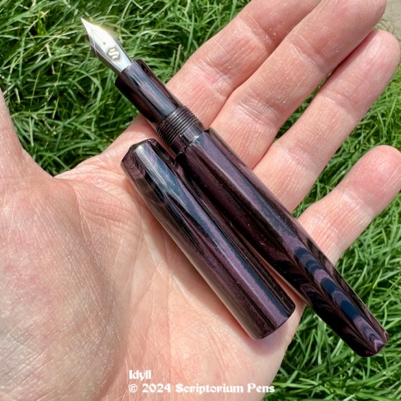 Idyll in SEM Blackberry Ripple Ebonite - Small