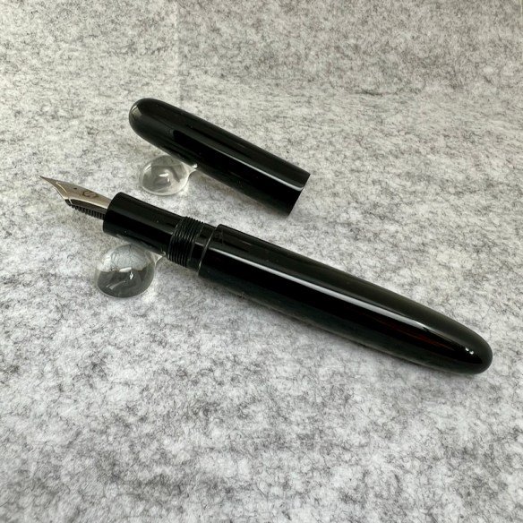 Zephyr in Dark Green Black - Medium 